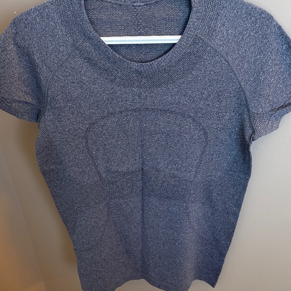 lululemon athletica Tops - Lululemon Swiftly Tech Short Sleeve Hip Length - Sz 10